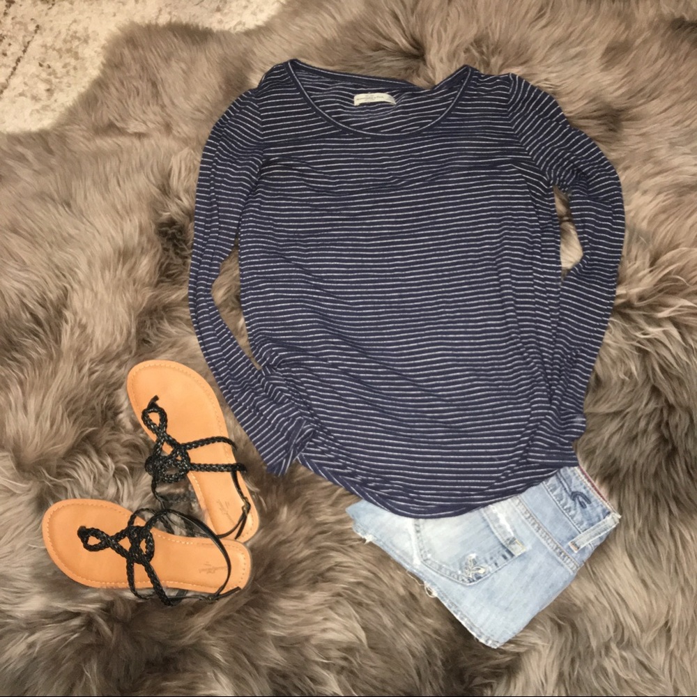 📦❌ SOLD ❌📦 Abercrombie and Fitch long sleeve shirt